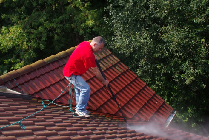 How to Clean Roof Materials