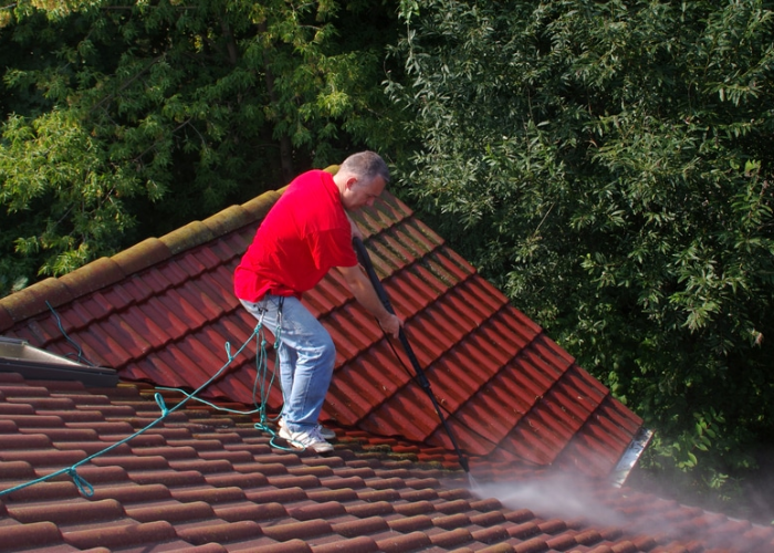 How to Clean Roof Materials