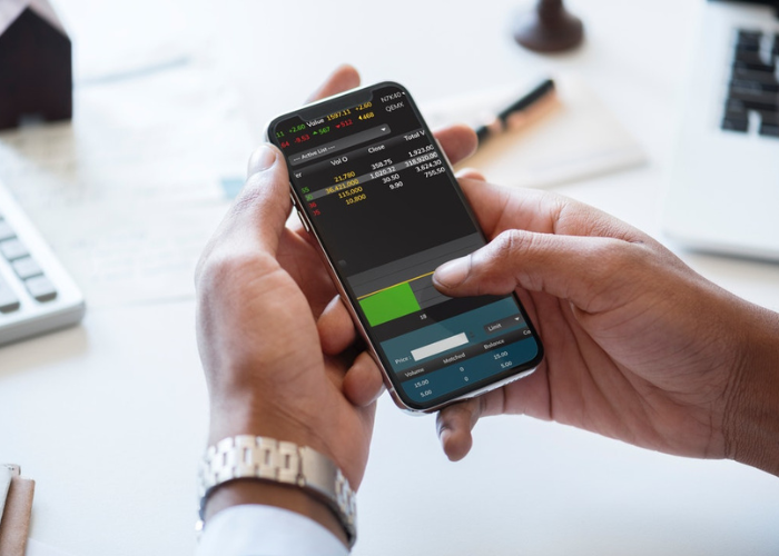 Can You Day Trade On Robinhood, and How to Succeed?