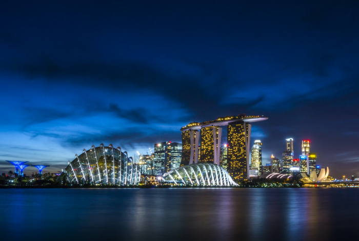 A Taste of Singapore, A Touch of Korea A Traveler's Guide to Lifestyles